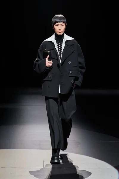 Look 27